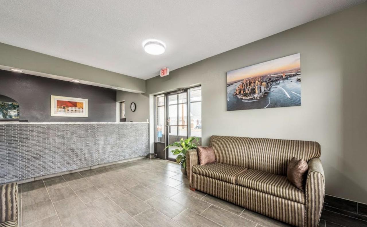 Southern Inn And Suites Spartanburg Esterno foto