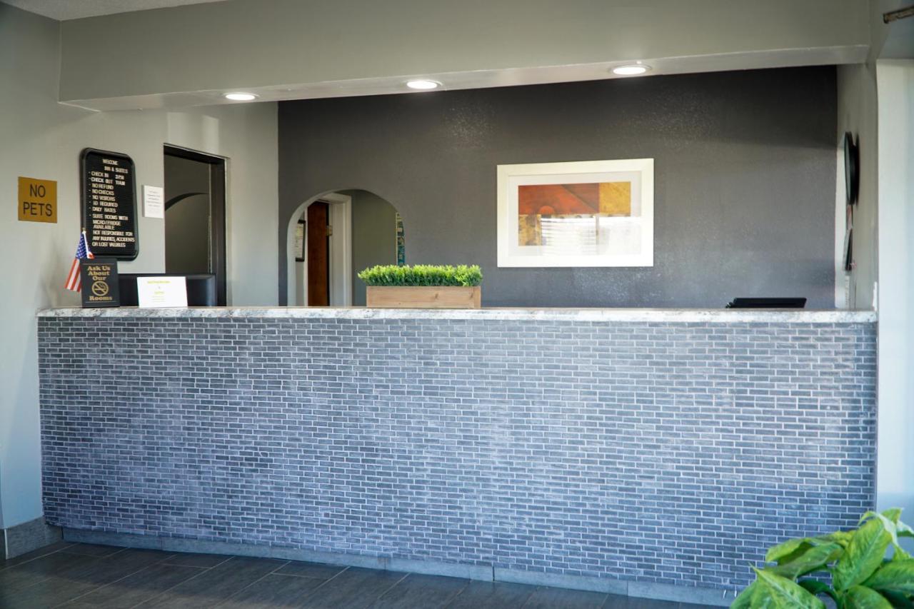 Southern Inn And Suites Spartanburg Esterno foto